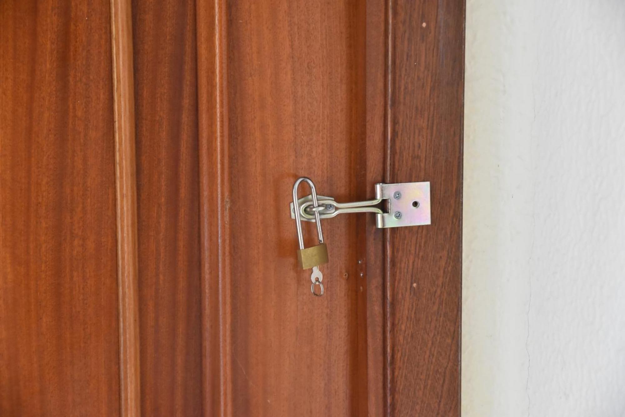 Grosses Modernes Zimmer "Silber" Fuer 2 Personen Und Katzenliebhaber Apartment Valencia Exterior photo